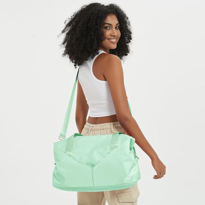 Ceneda 20" Gym Bag for Women with Wet Pocket & Shoe Compartment, Lightweight Duffel Waterproof Carry On Duffle for Travel, Yoga, Overnight (Green)