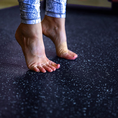 SUPERJARE 0.56'' Thick 12 Pcs 48 Sq Ft Rubber Top Exercise Equipment Mats, High Density EVA Foam Mats with Rubber Top, Interlocking Gym Flooring for Home Gym, Protective Workout Mat, Black/Grey