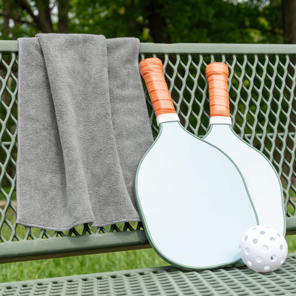 S&T INC. Microfiber Gym Towels, Yoga Towel for Home and Gym Bag, 16 Inch x 27 Inch, 6 Pack