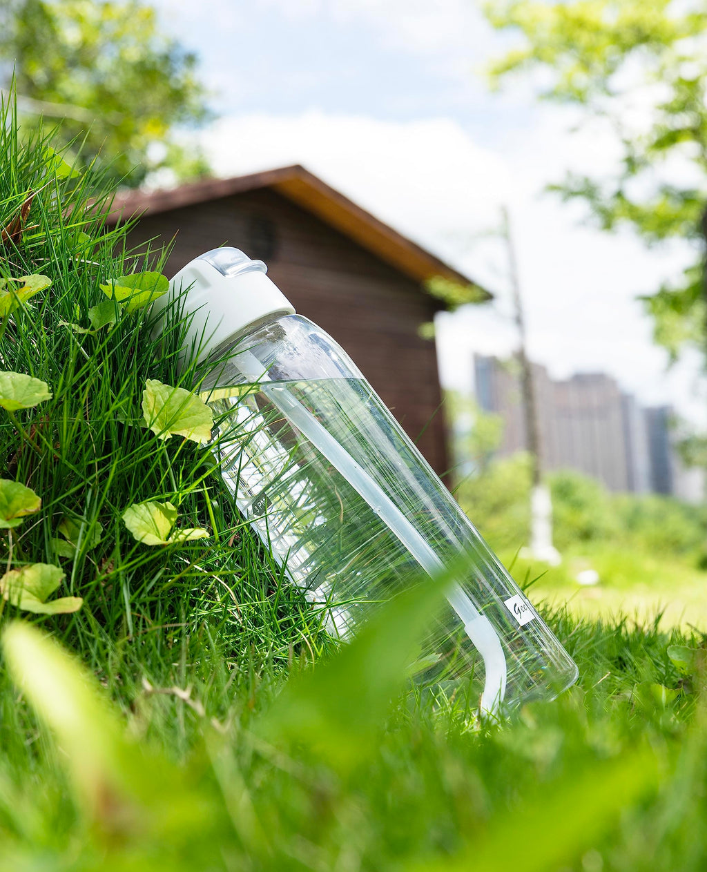 30oz Sport Water Bottle with Time Markers, Large Durable Gym Plastic Bottle Tritan BPA Free for Fitness, Outdoor Enthusiasts, Leakproof Gray (Pack of 1)