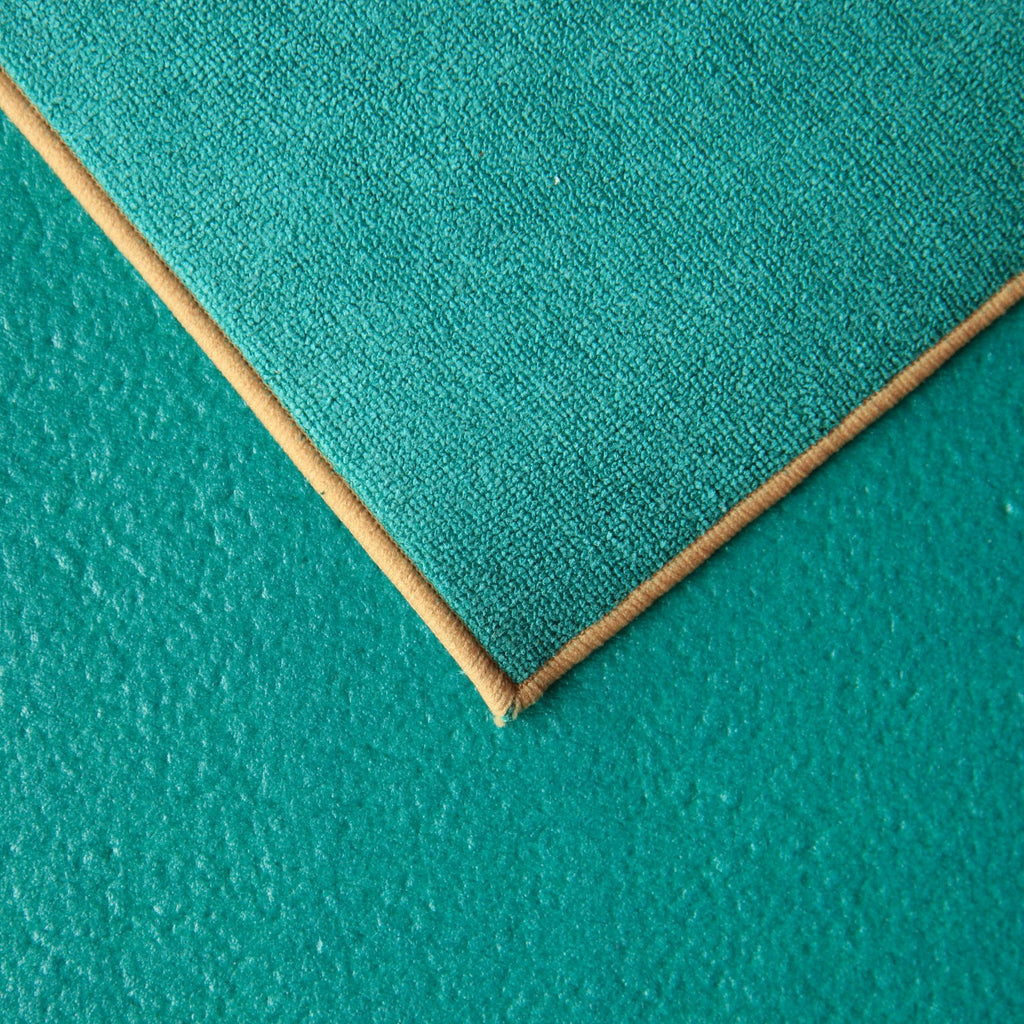 AURORAE Synergy 2in1 Hot Yoga Mat with integrated Non Slip Microfiber Towel. No Slipping No Bunching/Odor Patent Protected, Machine Washable