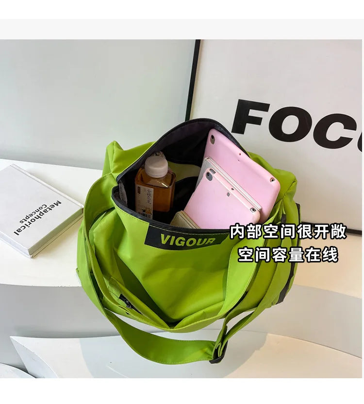 Unisex Capacity Crossbody Sports Bag, Water-Resistant Gym Travel Duffle with Shoe Compartment & Dry-Wet Separation (38x23cm)